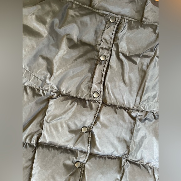 Lands' End Unisex Black Quilted Snap Front Down Fill Puffer Vest-Large - Picture 5 of 11